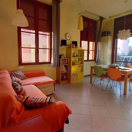 Accesso Diretto Sul Mare Maredilucecala Apartamento Calambrone Exterior foto