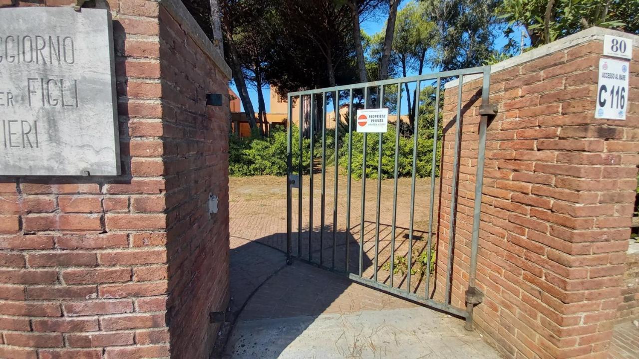 Accesso Diretto Sul Mare Maredilucecala Apartamento Calambrone Exterior foto