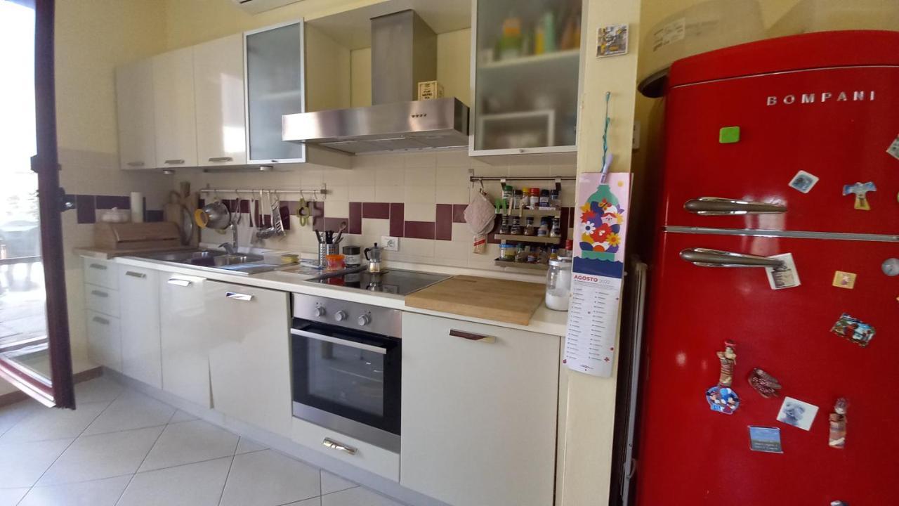 Accesso Diretto Sul Mare Maredilucecala Apartamento Calambrone Exterior foto