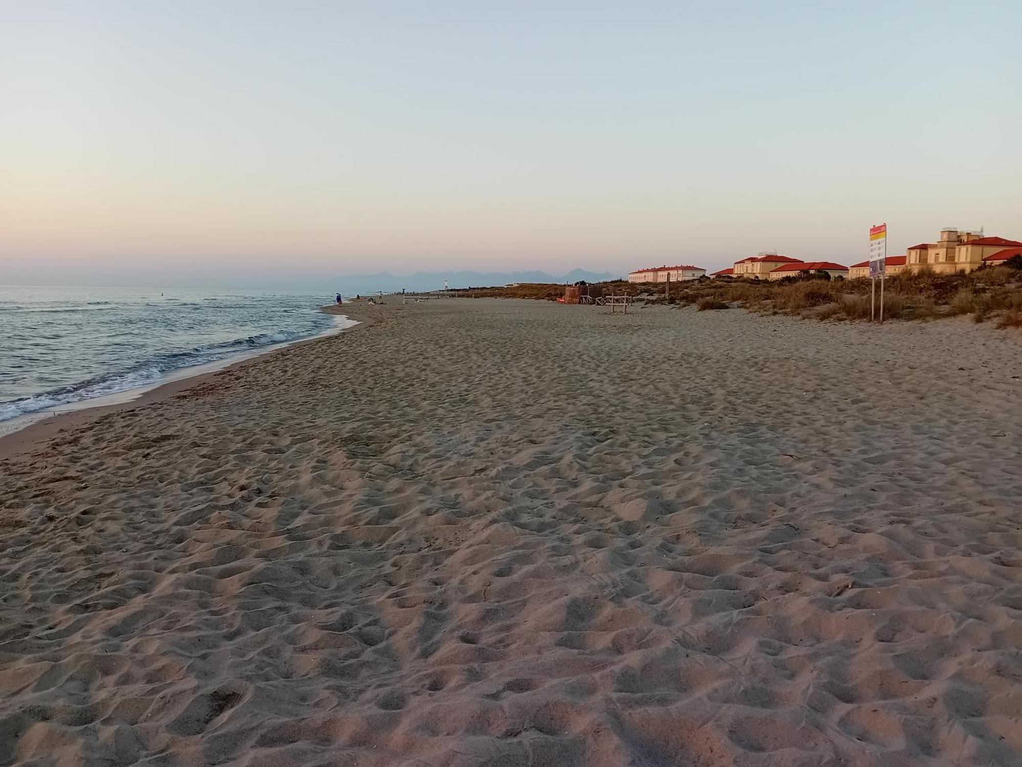 Accesso Diretto Sul Mare Maredilucecala Apartamento Calambrone Exterior foto